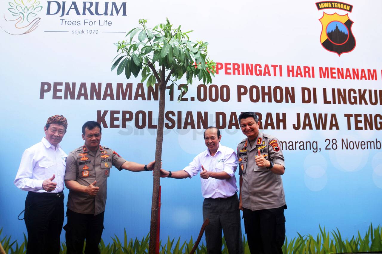 Hari Pohon Sedunia,...