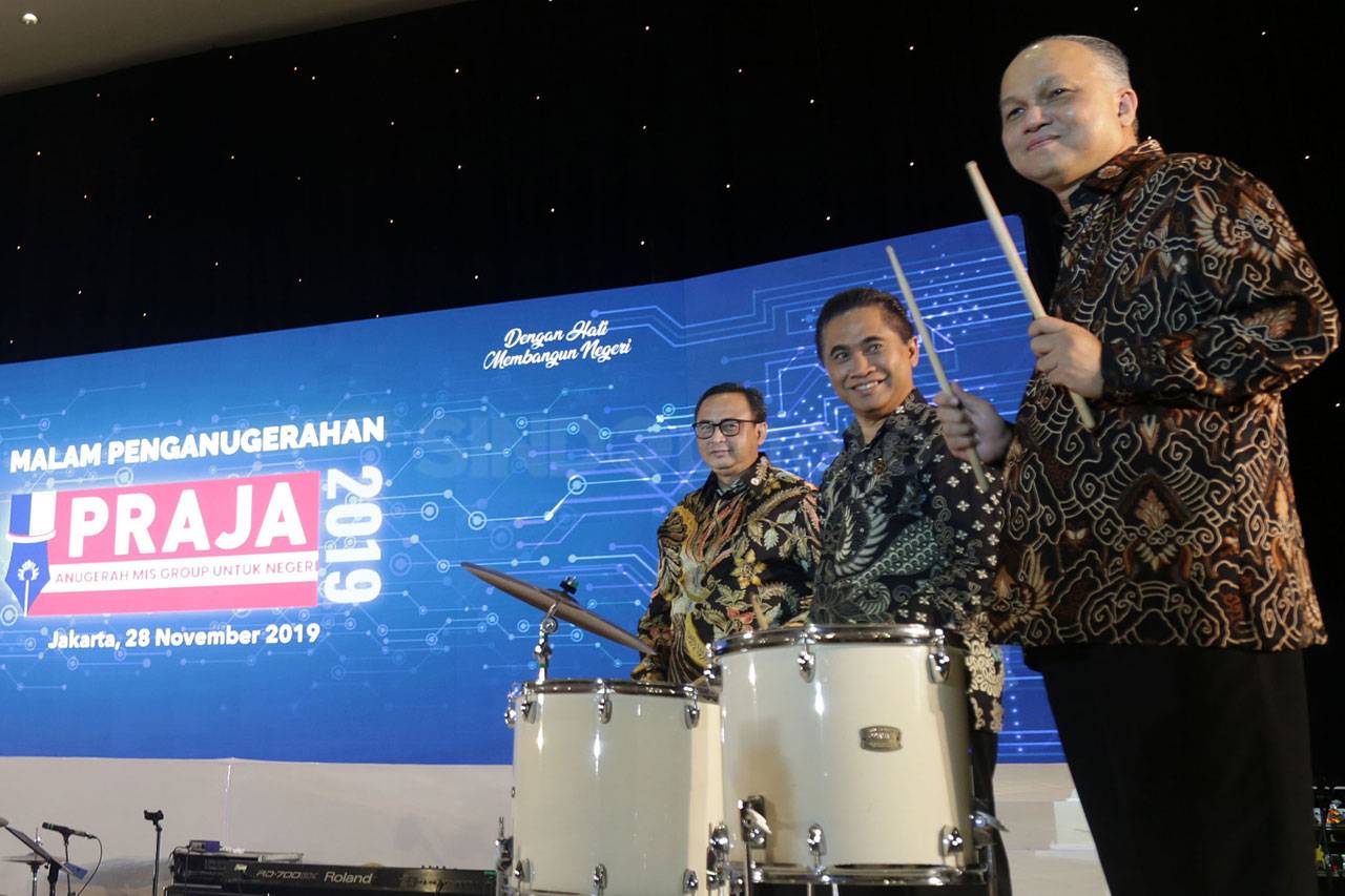 Bangun Koperasi Digital,...