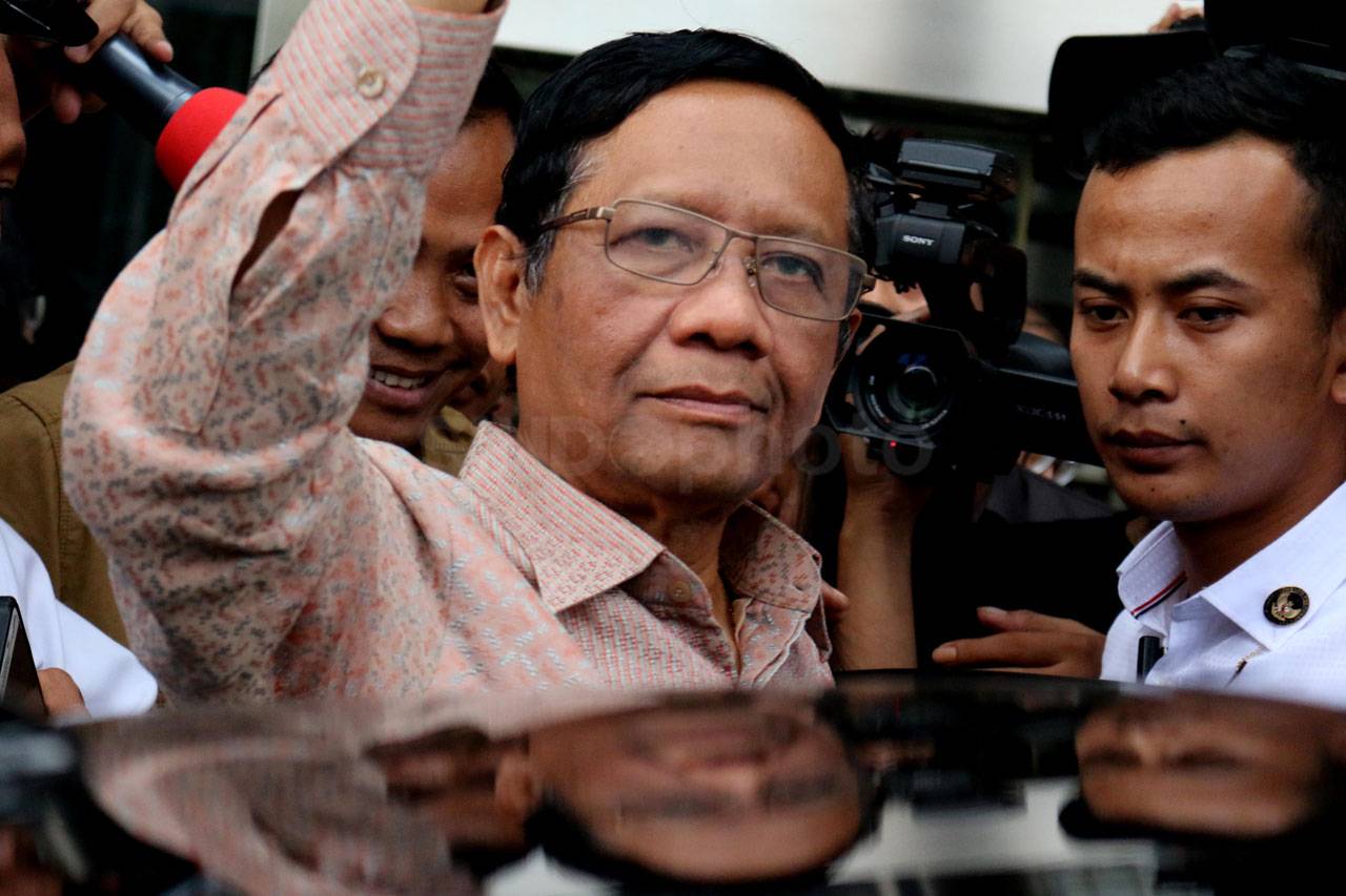 Mahfud MD Serahkan LHKPN...