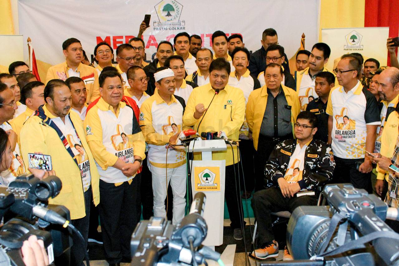 Airlangga Hartarto Kembalikan...