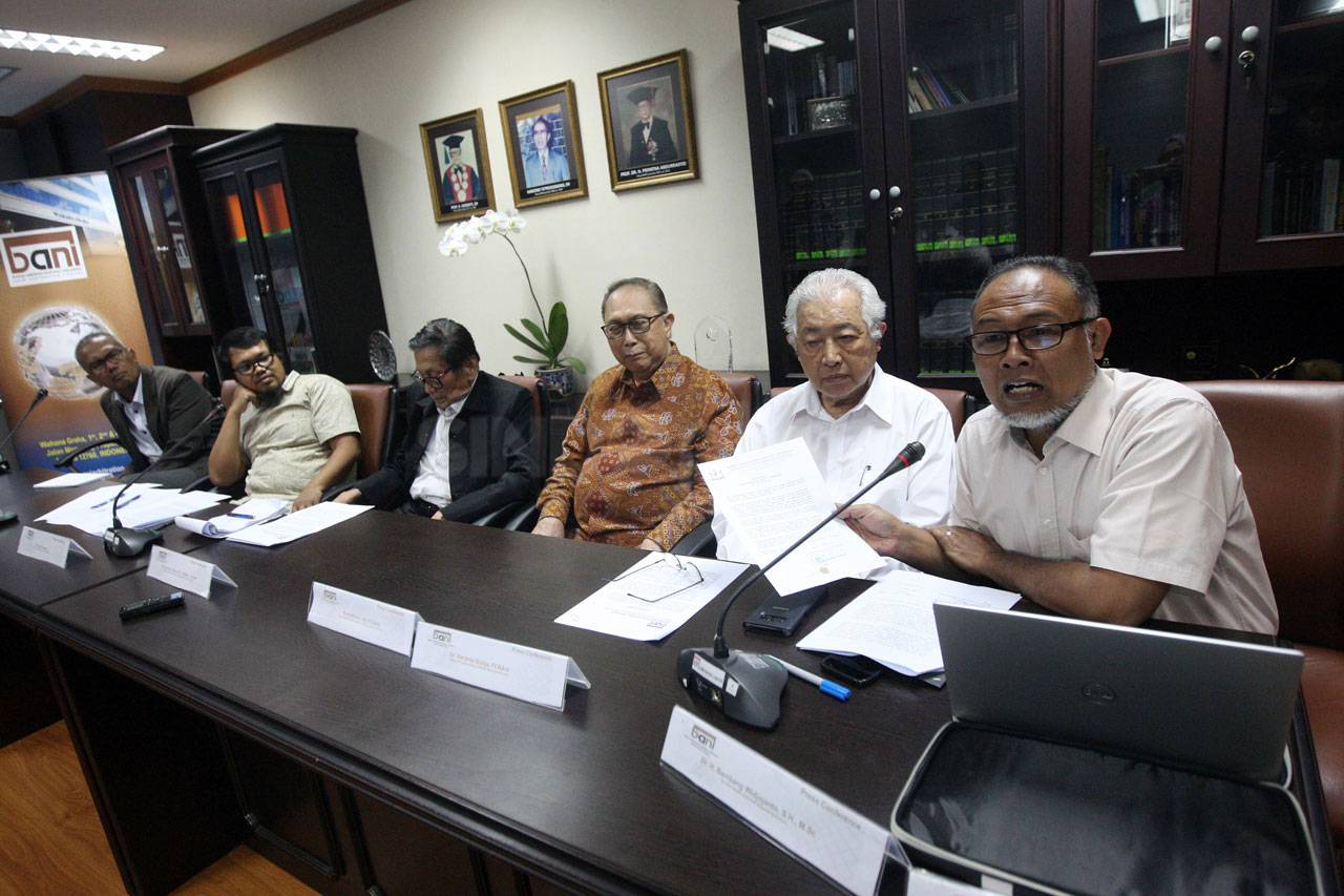 Bani Mampang Berikan...
