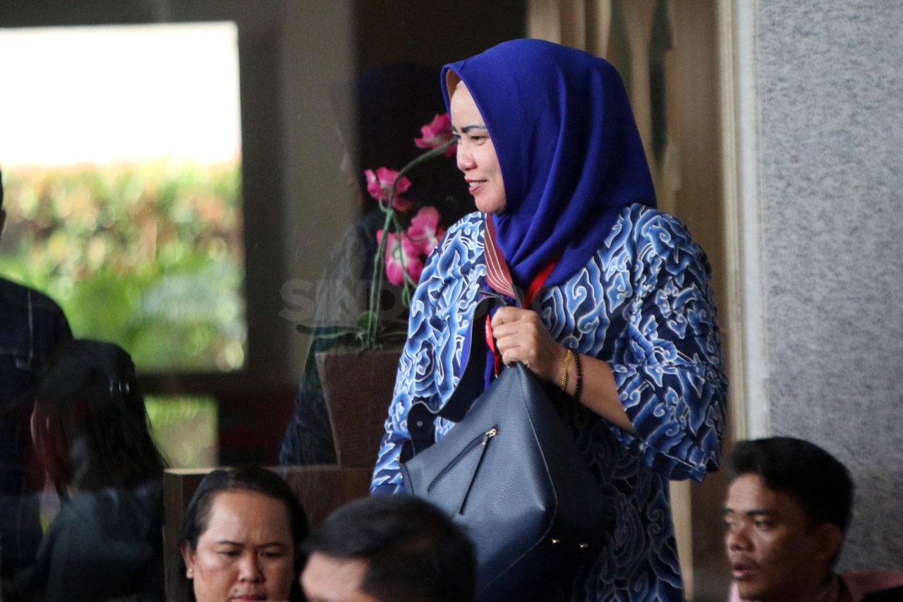 KPK Periksa Anggota...