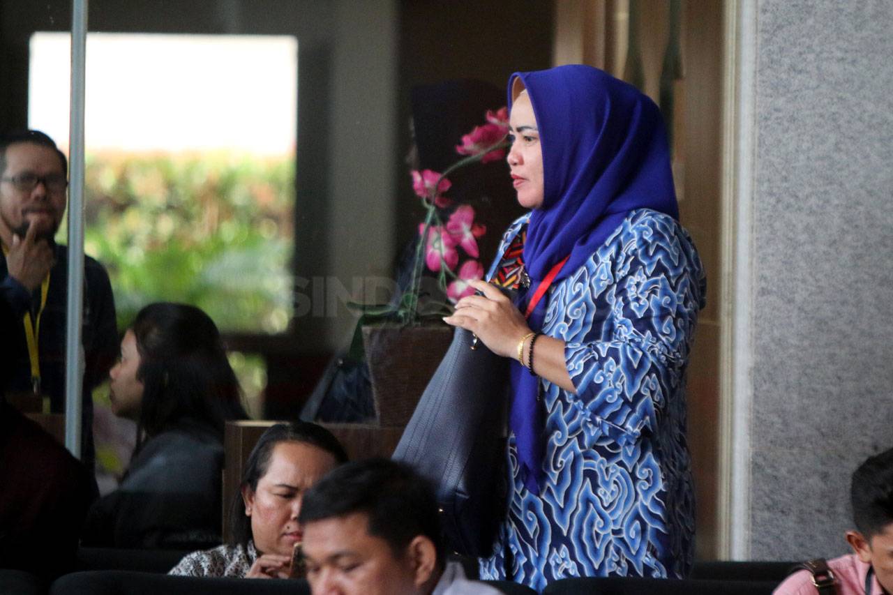 KPK Periksa Anggota...