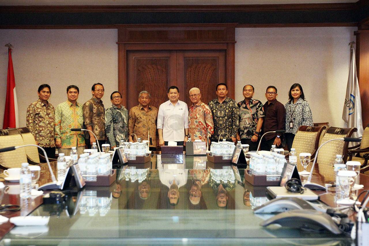 Ketua Dewan Pers Kunjungi...