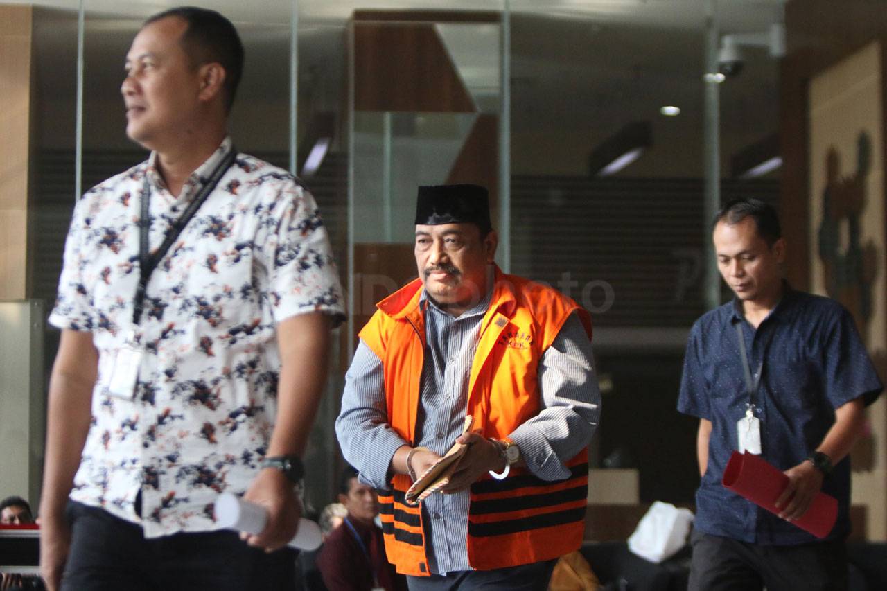 KPK Lanjutkan Pemeriksaan...