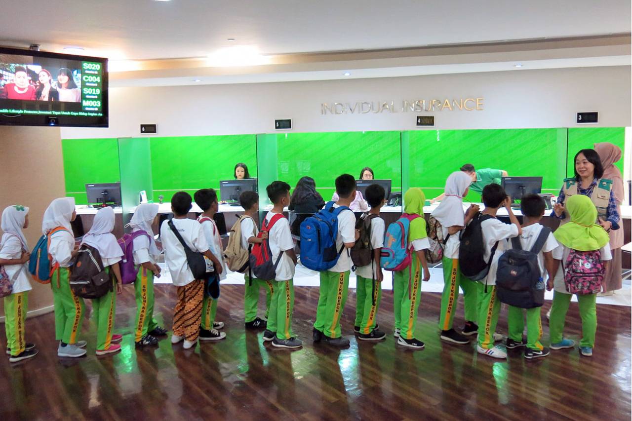 50 Pelajar SD Junika...