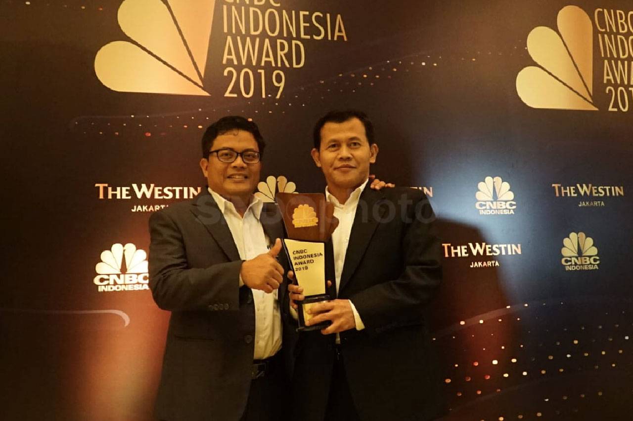 Bank DKI Raih Penghargaan...