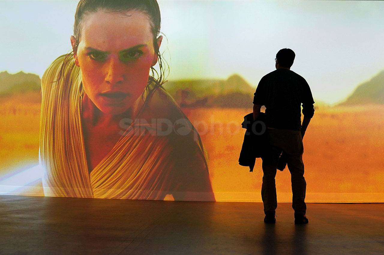 Atribut Star Wars Dipamerkan...
