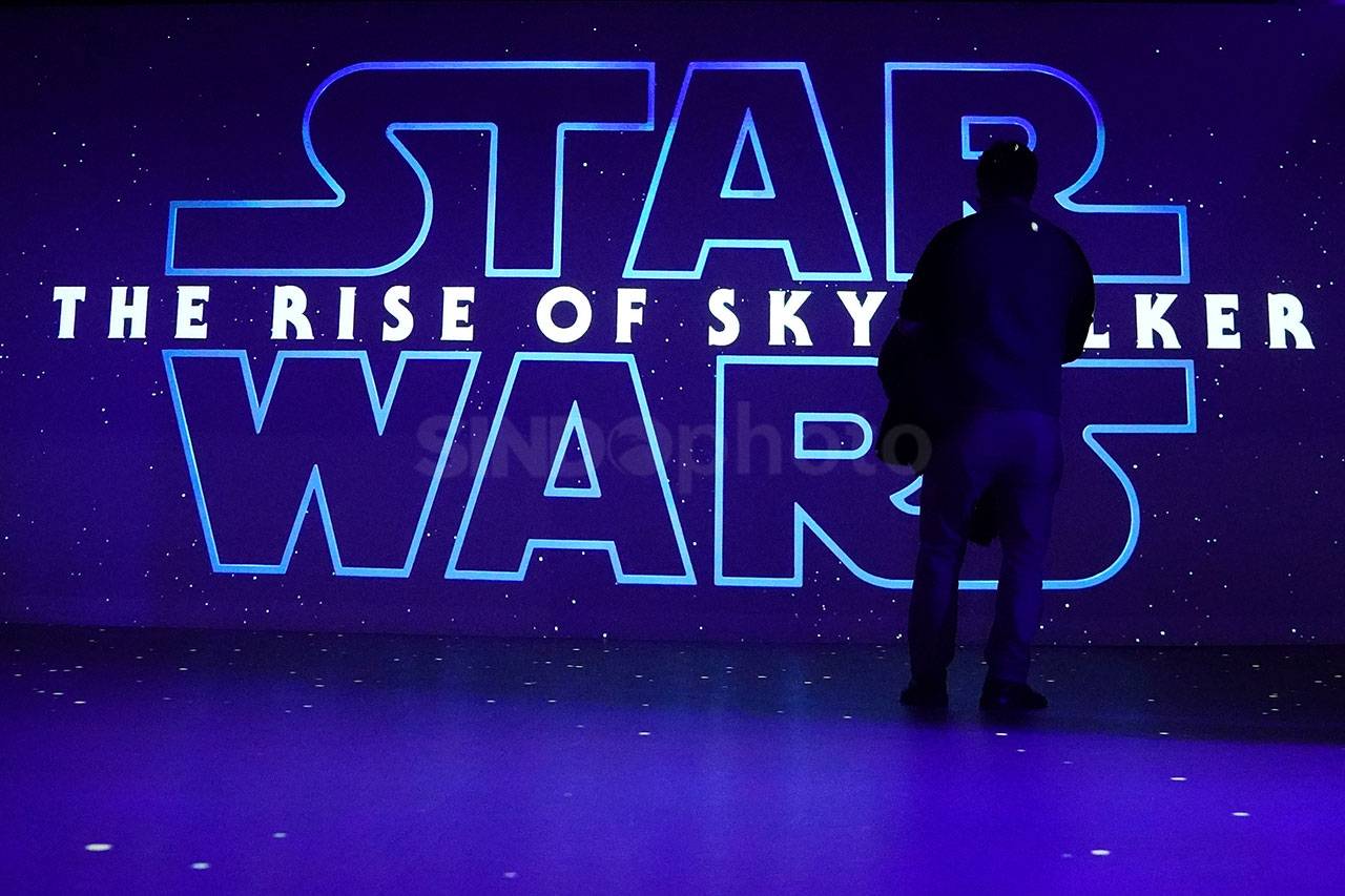 Atribut Star Wars Dipamerkan...