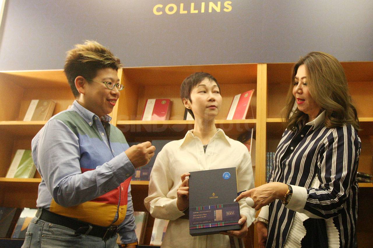 Collins Rayakan 200...