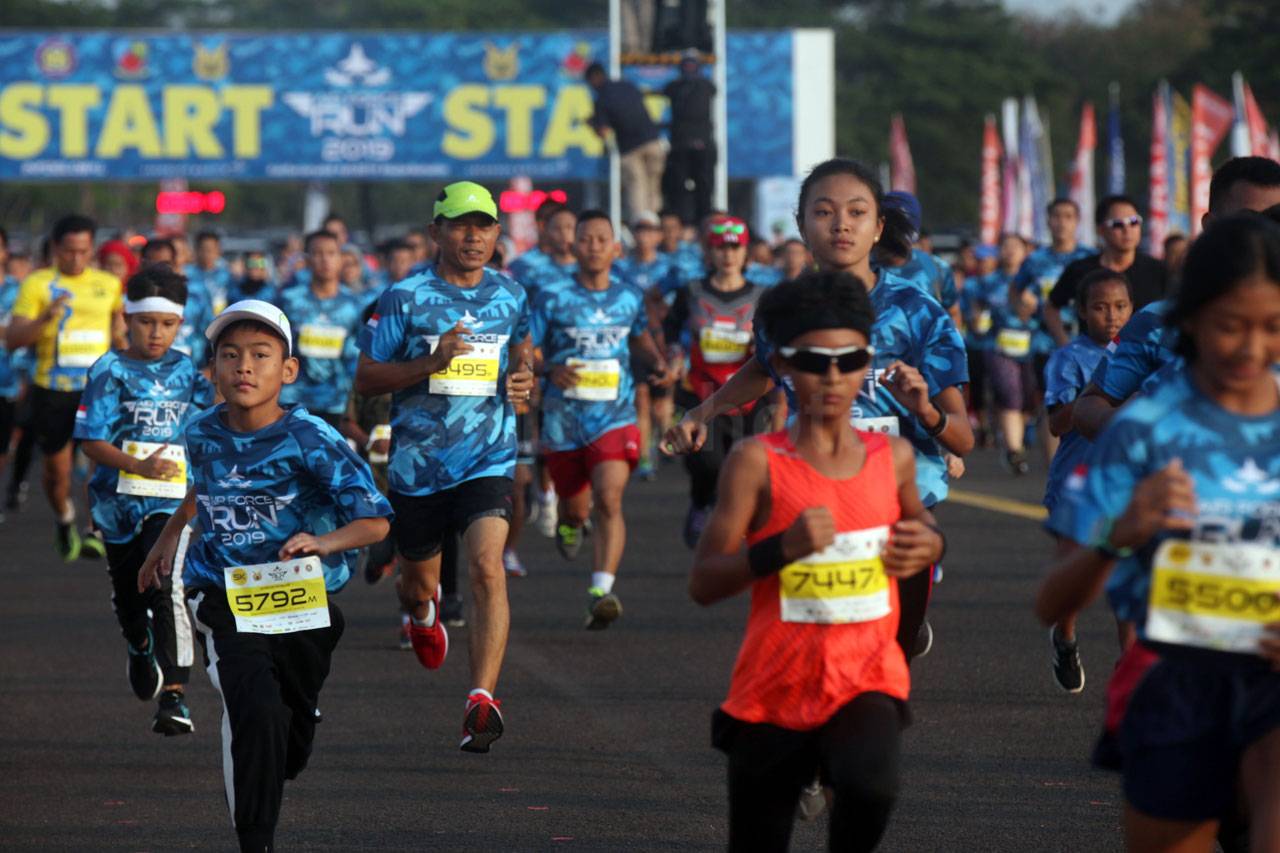 5.155 Pelari Ikuti Air...