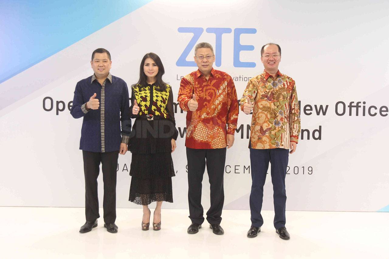 ZTE Resmikan Kantor...