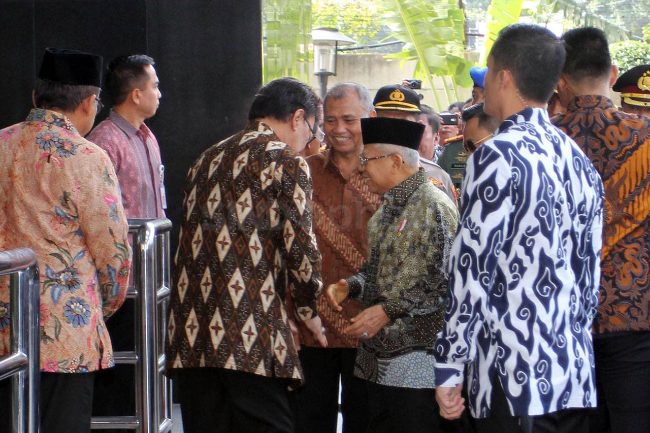 Wapres Maruf Amin Hadiri...