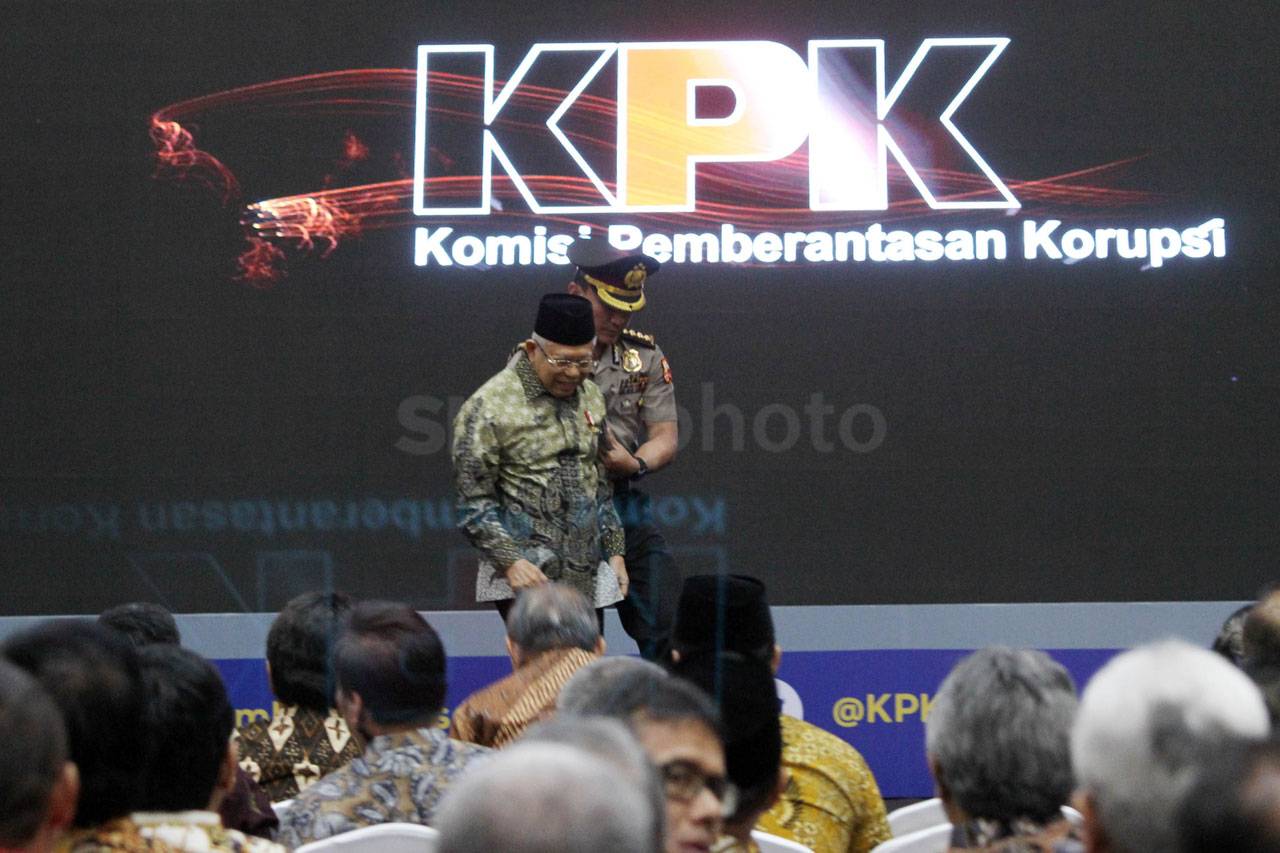 Wapres Maruf Amin Hadiri...