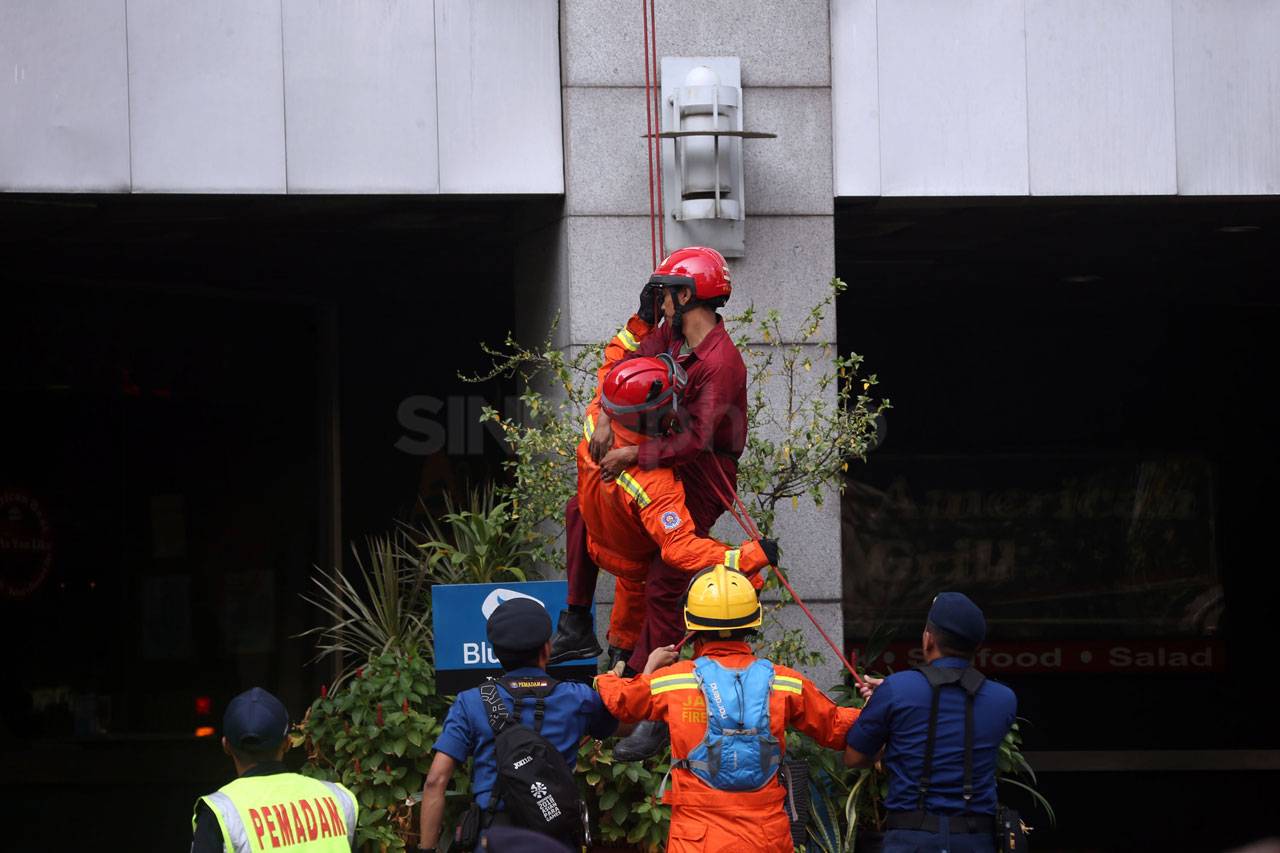 Damkar DKI Gelar Simulasi...
