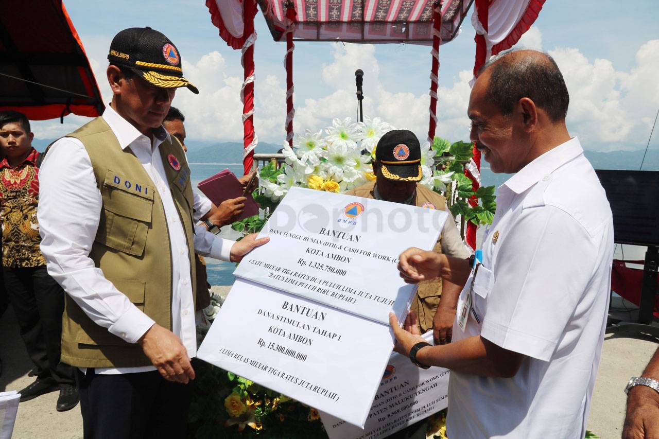 Kepala BNPB Resmikan...