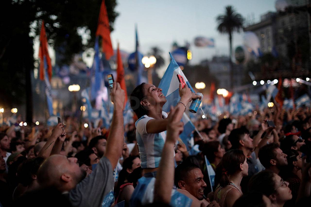 Ribuan Warga Argentina...