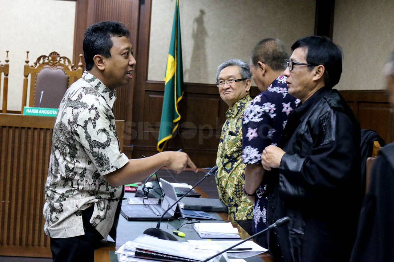 Gubernur Khofifah Jadi...