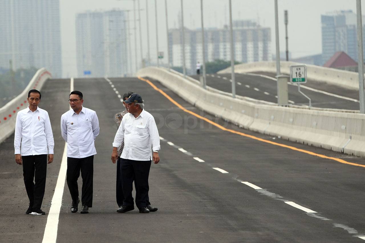 Presiden Jokowi Resmikan...