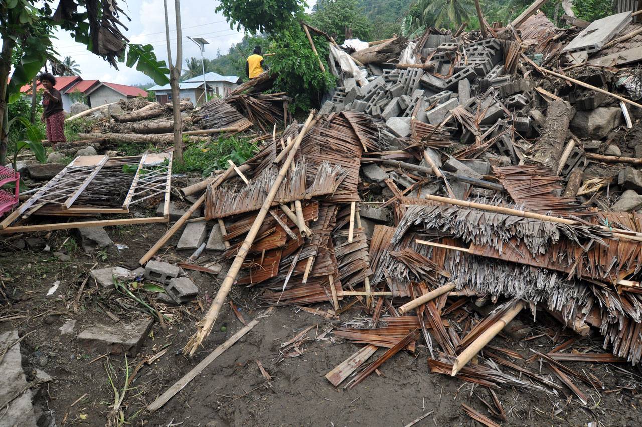 Banjir Bandang Terjang...