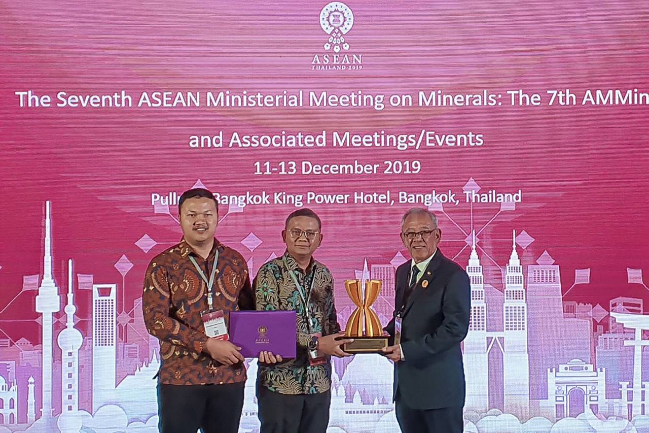 Semen Indonesia Raih...