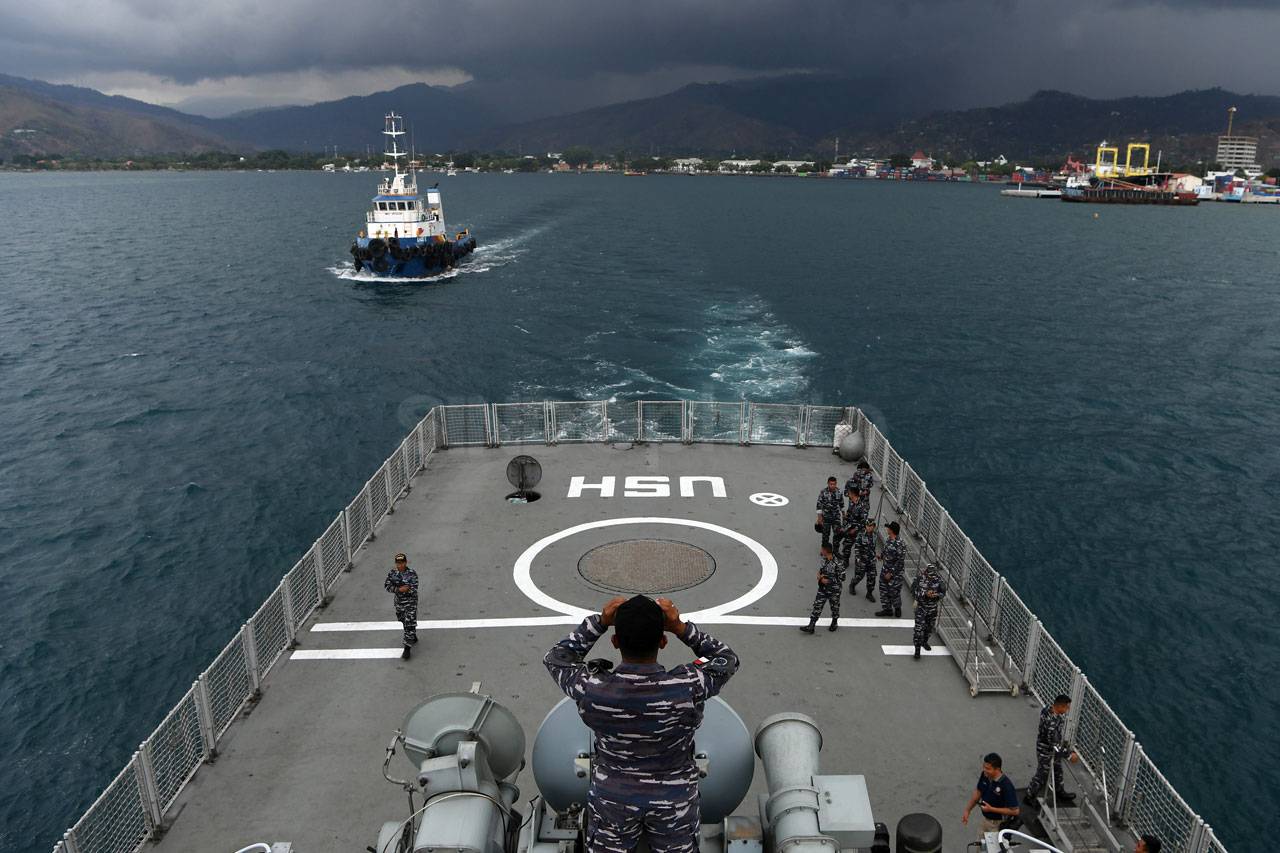 KRI Usman Harun Tinggalkan...