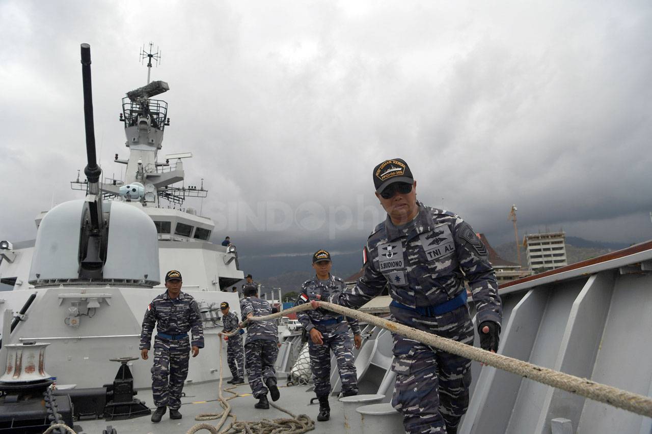 KRI Usman Harun Tinggalkan...