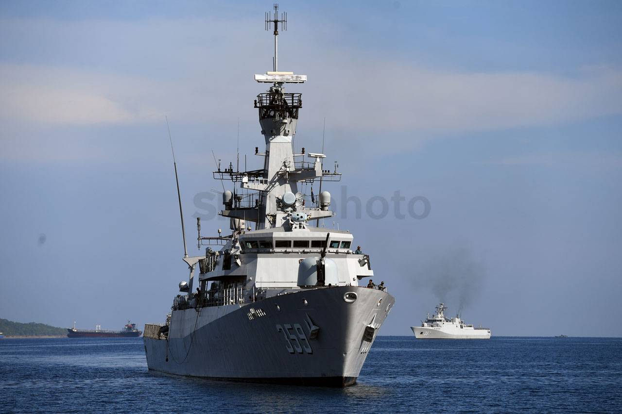KRI Usman-Harun Bersandar...