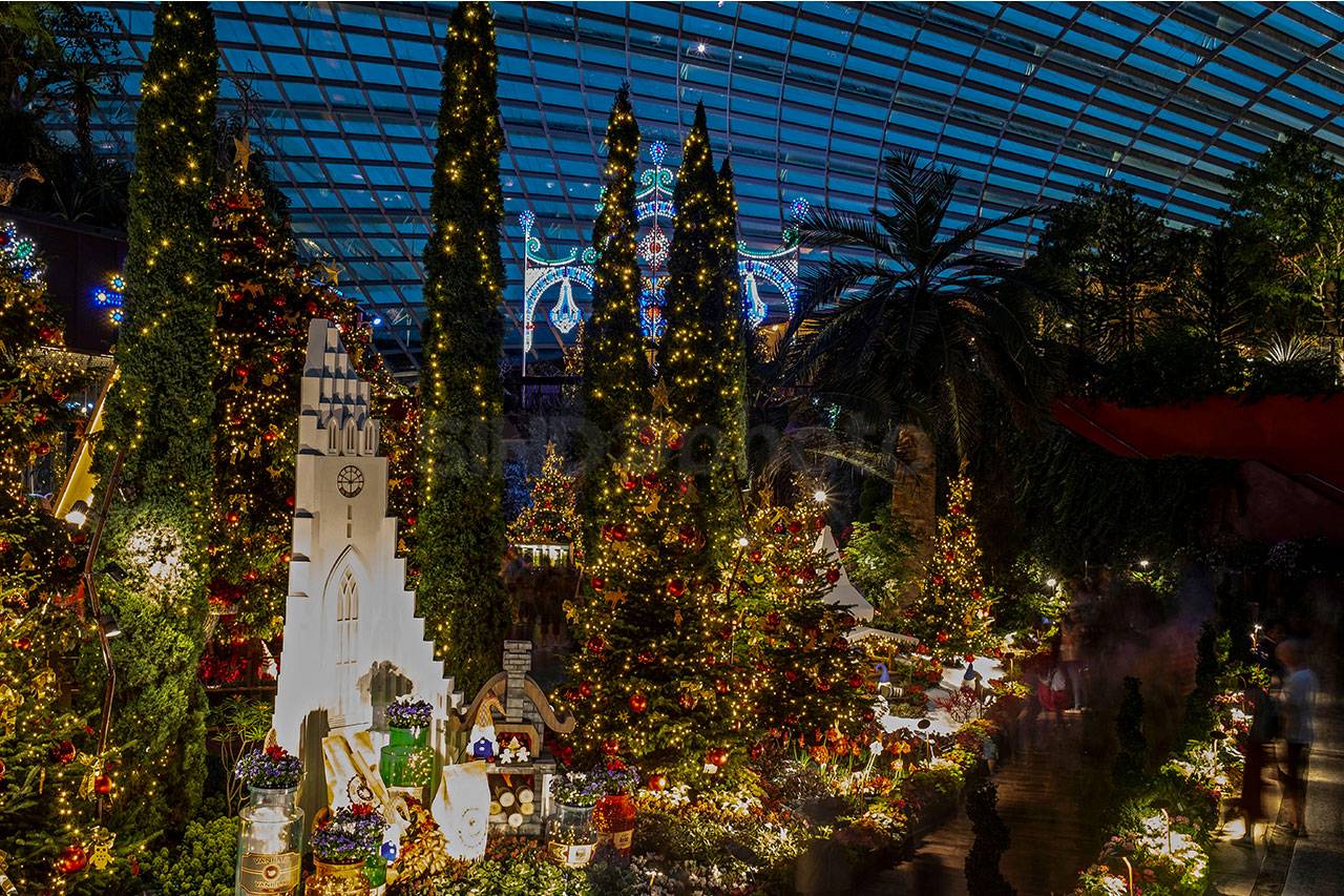 Dekorasi Natal Bernuansa...