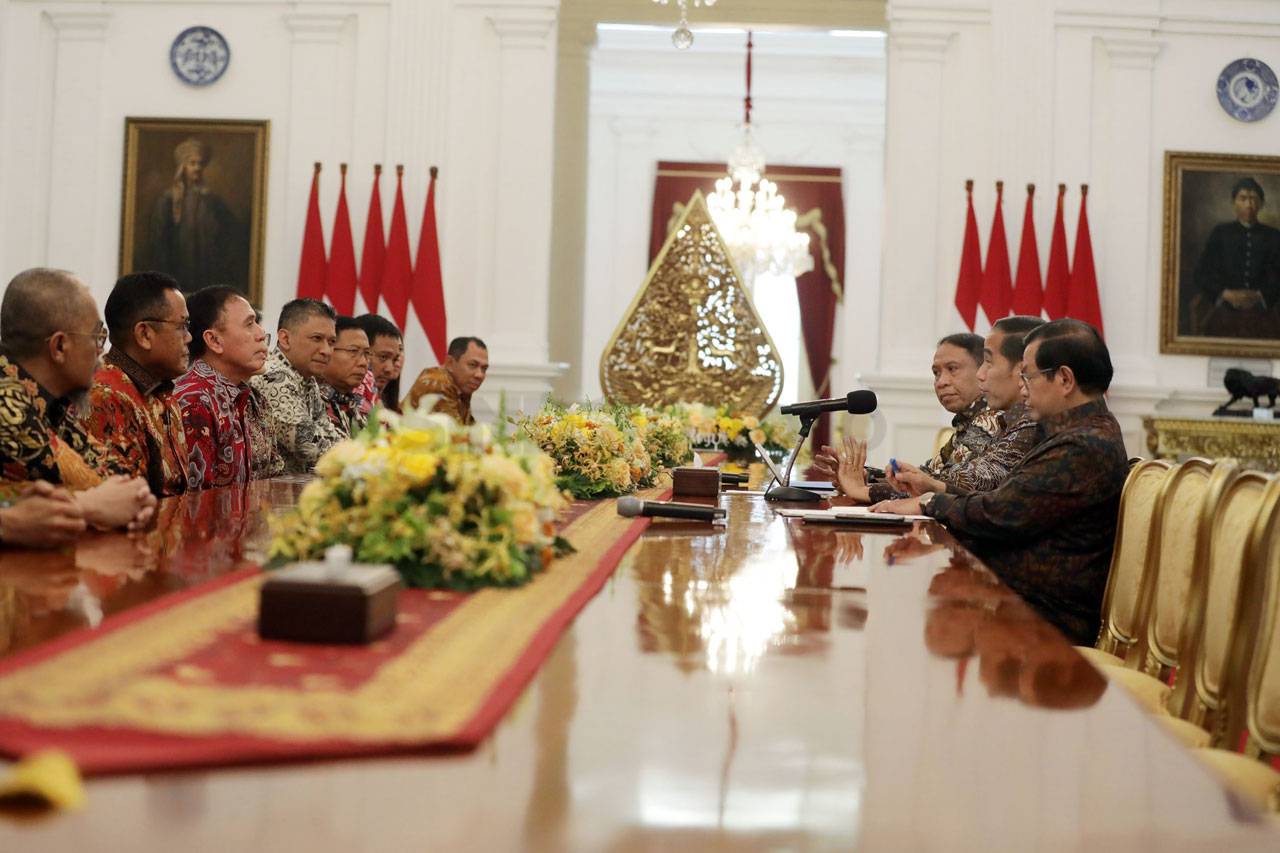 Presiden Jokowi Terima...