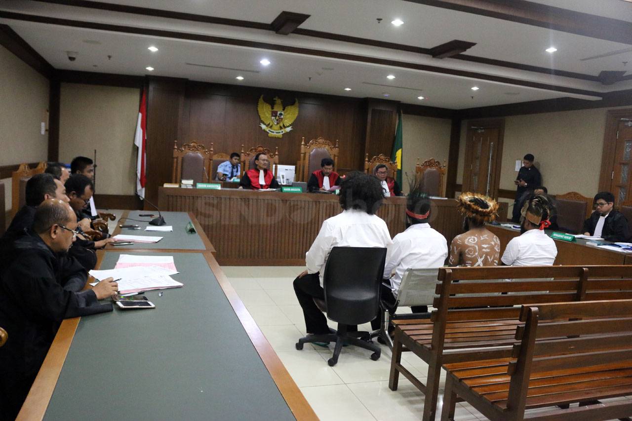 Sidang Dakwaan Pengibar...