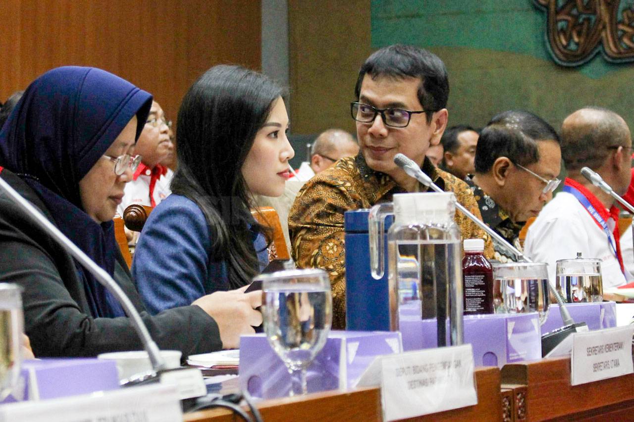 Menparekraf Raker dengan...