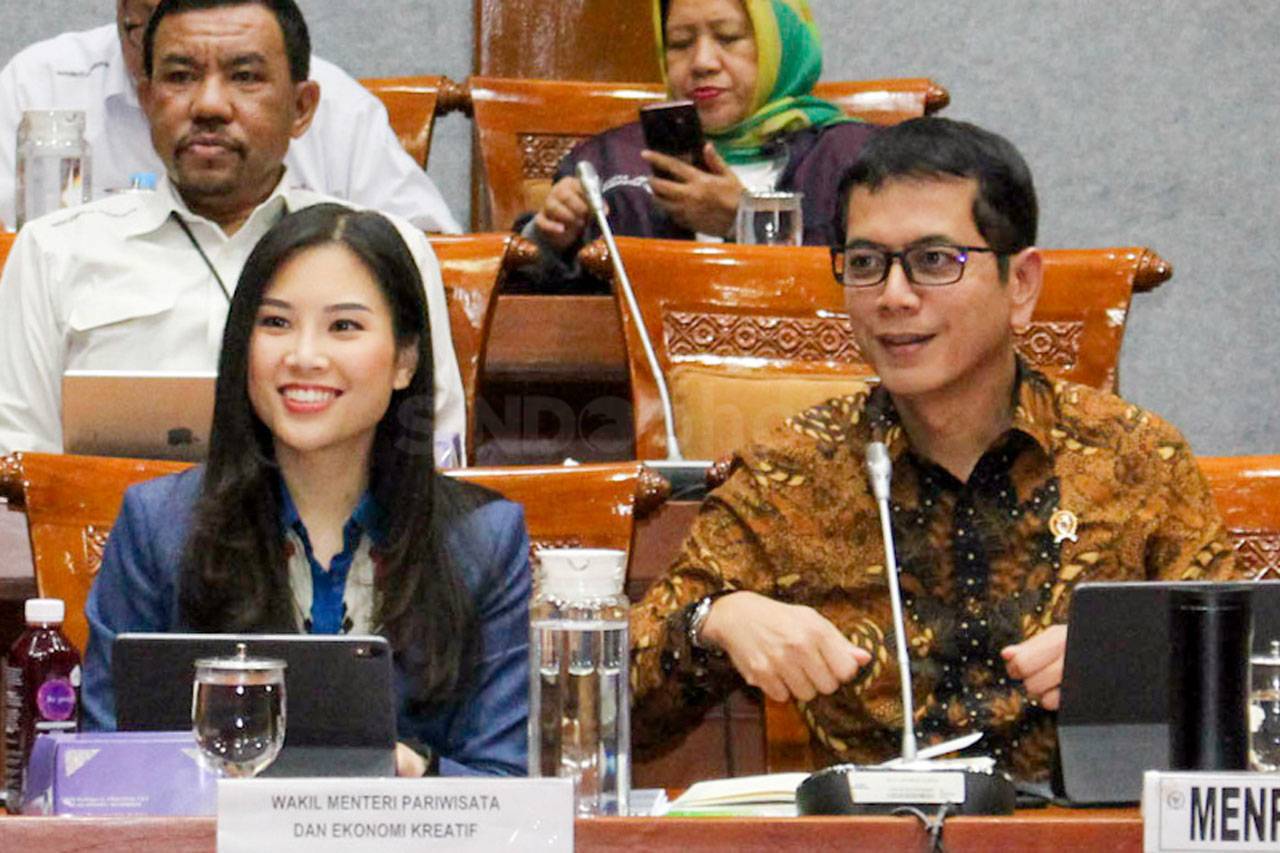 Menparekraf Raker dengan...