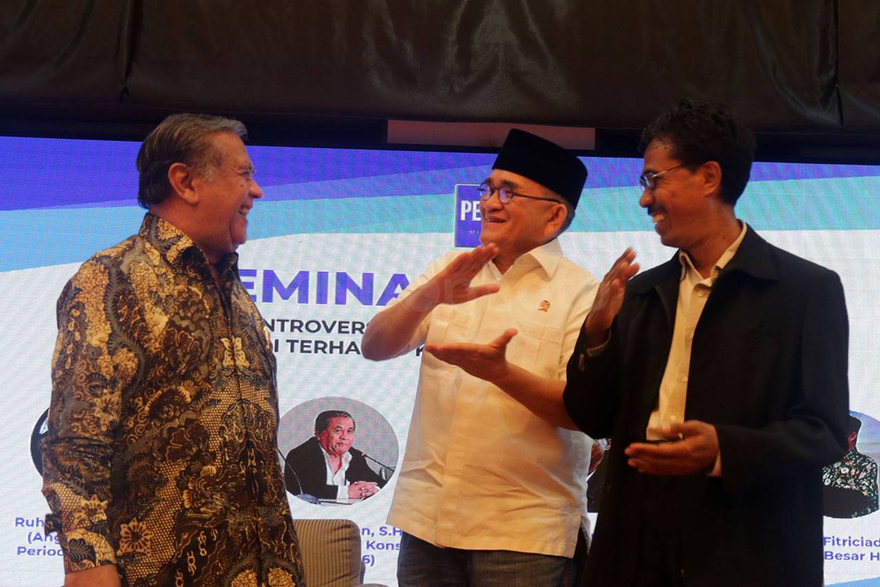 Seminar Nasional Kontroversi...
