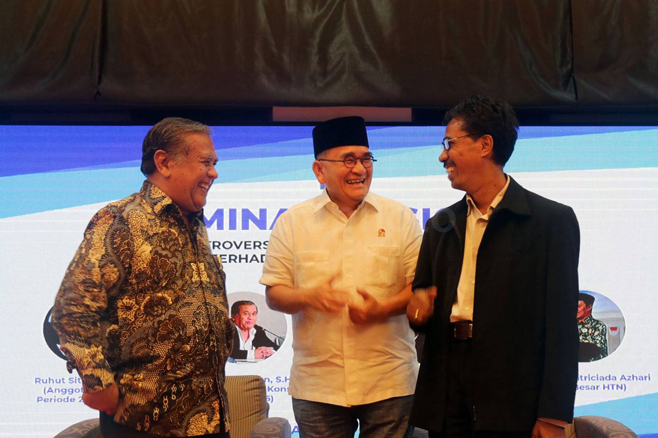 Seminar Nasional Kontroversi...