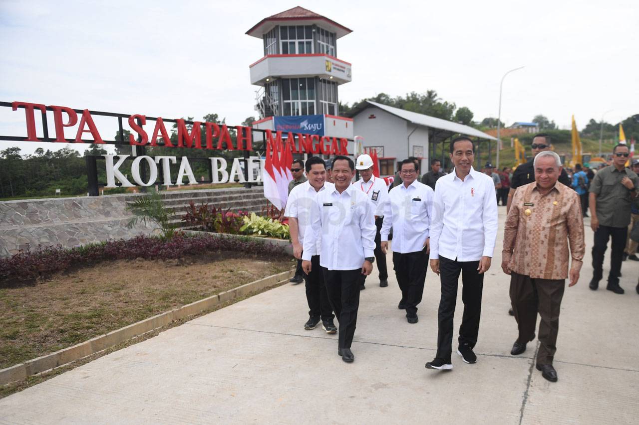 Presiden Jokowi Resmikan...