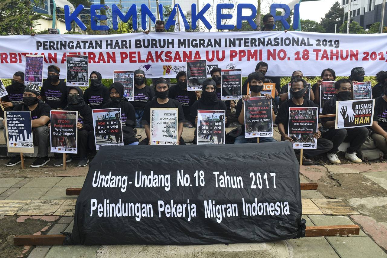 Aktivis Peringati Hari...