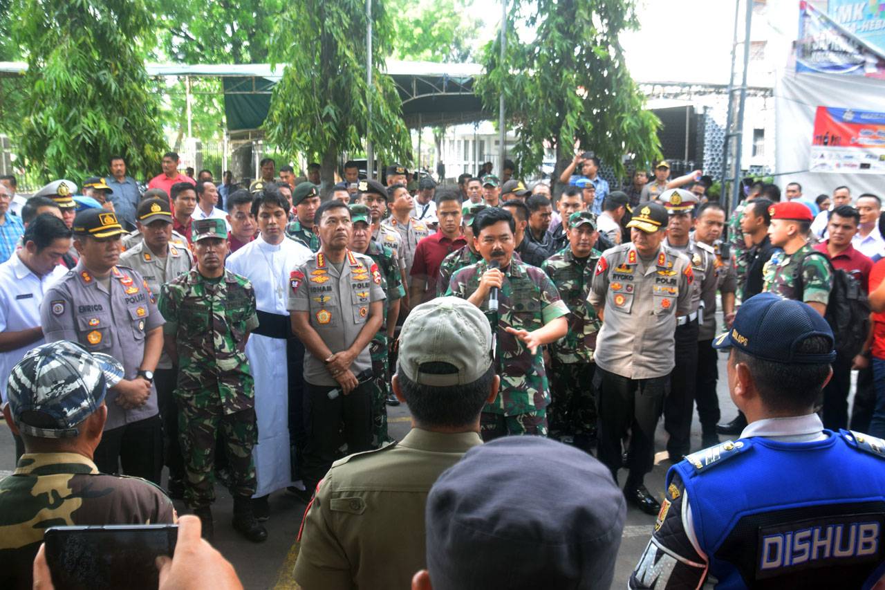 Panglima TNI dan Kapolri...