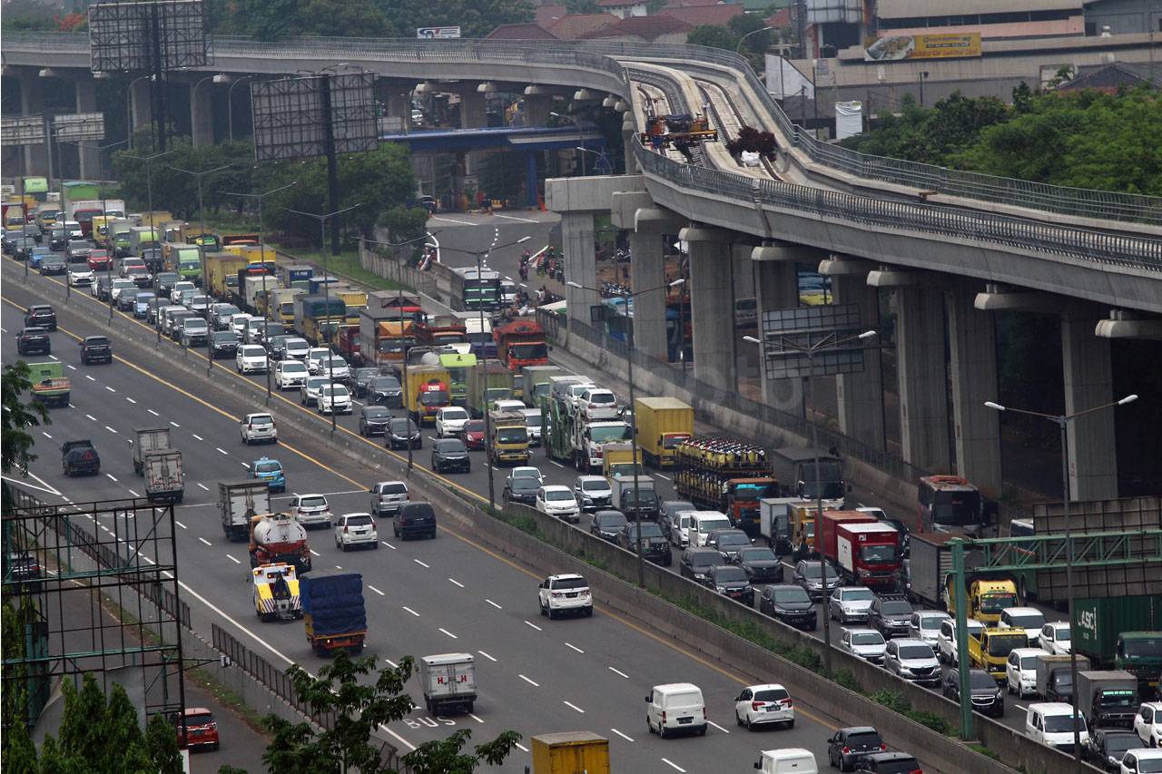 Pembangunan Stasiun...