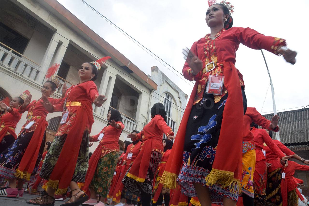 Istri Wapres Hadiri...