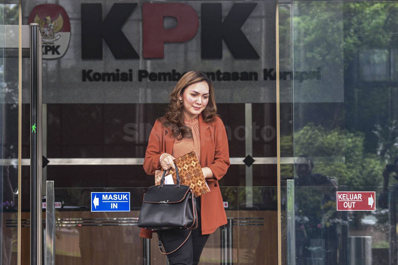 KPK Periksa Sekretaris...