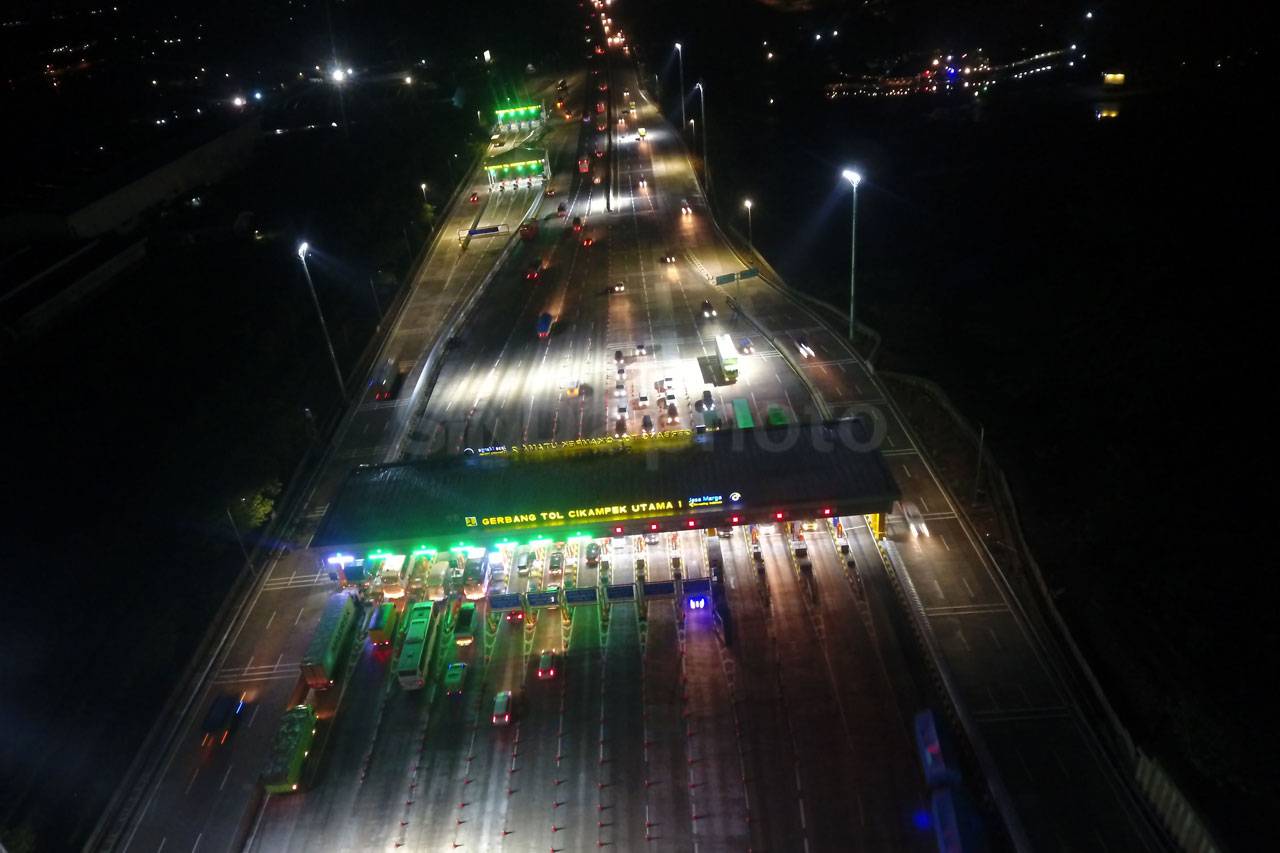 Arus Kendaraan di Gerbang...