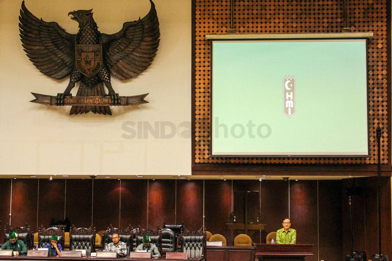 Akbar Tanjung Hadiri...