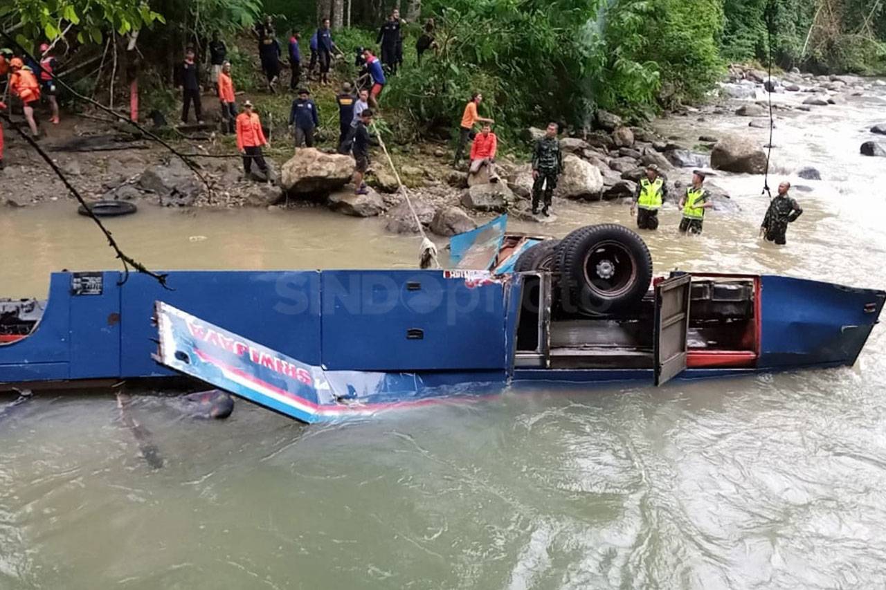 Tim Gabungan Evakuasi...