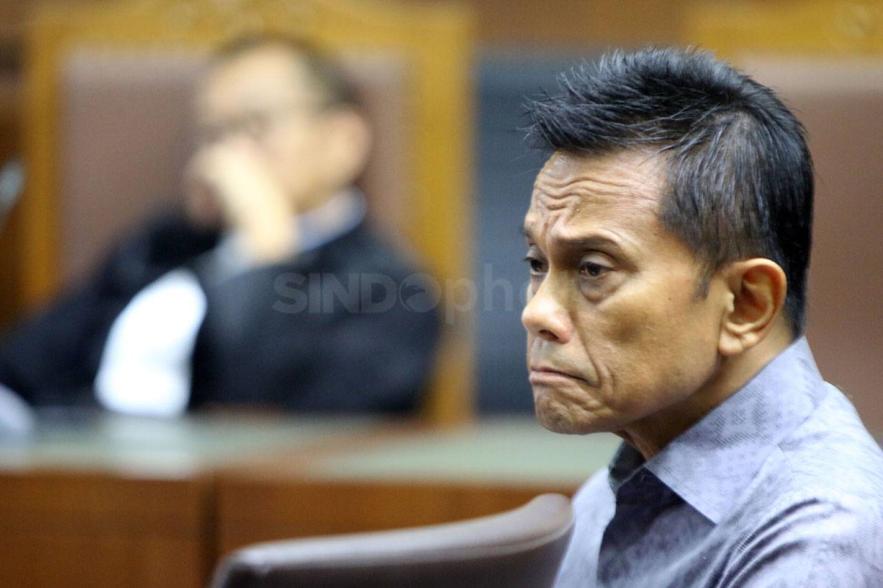 Suap Emirsyah Satar,...