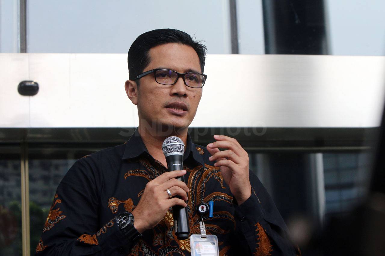 Pamit Kepada Wartawan,...