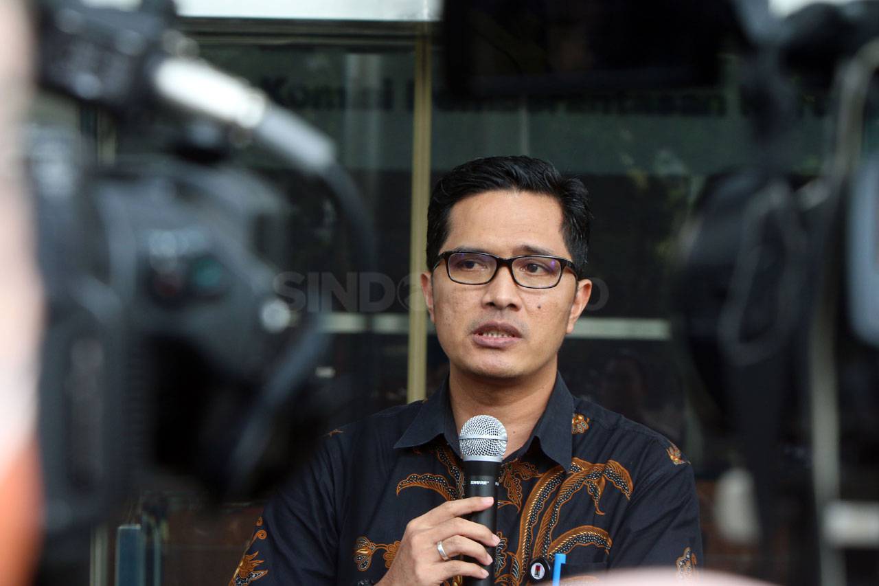 Pamit Kepada Wartawan,...