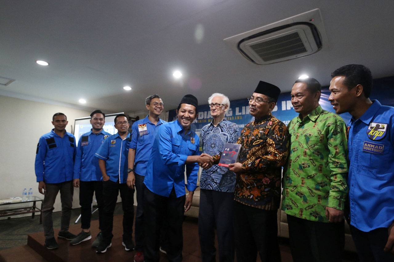 DPP KNPI Gelar Dialog...