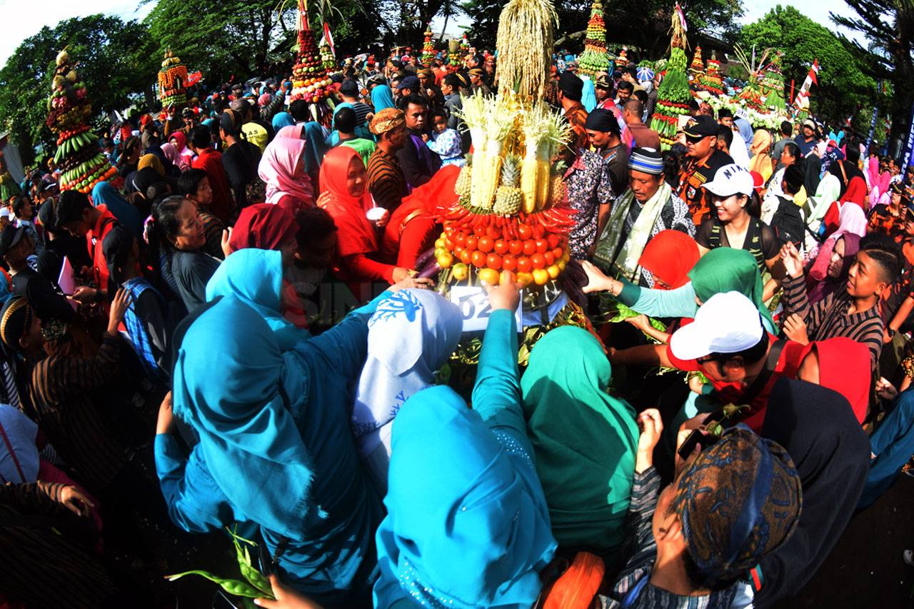 Kemeriahan Festival...
