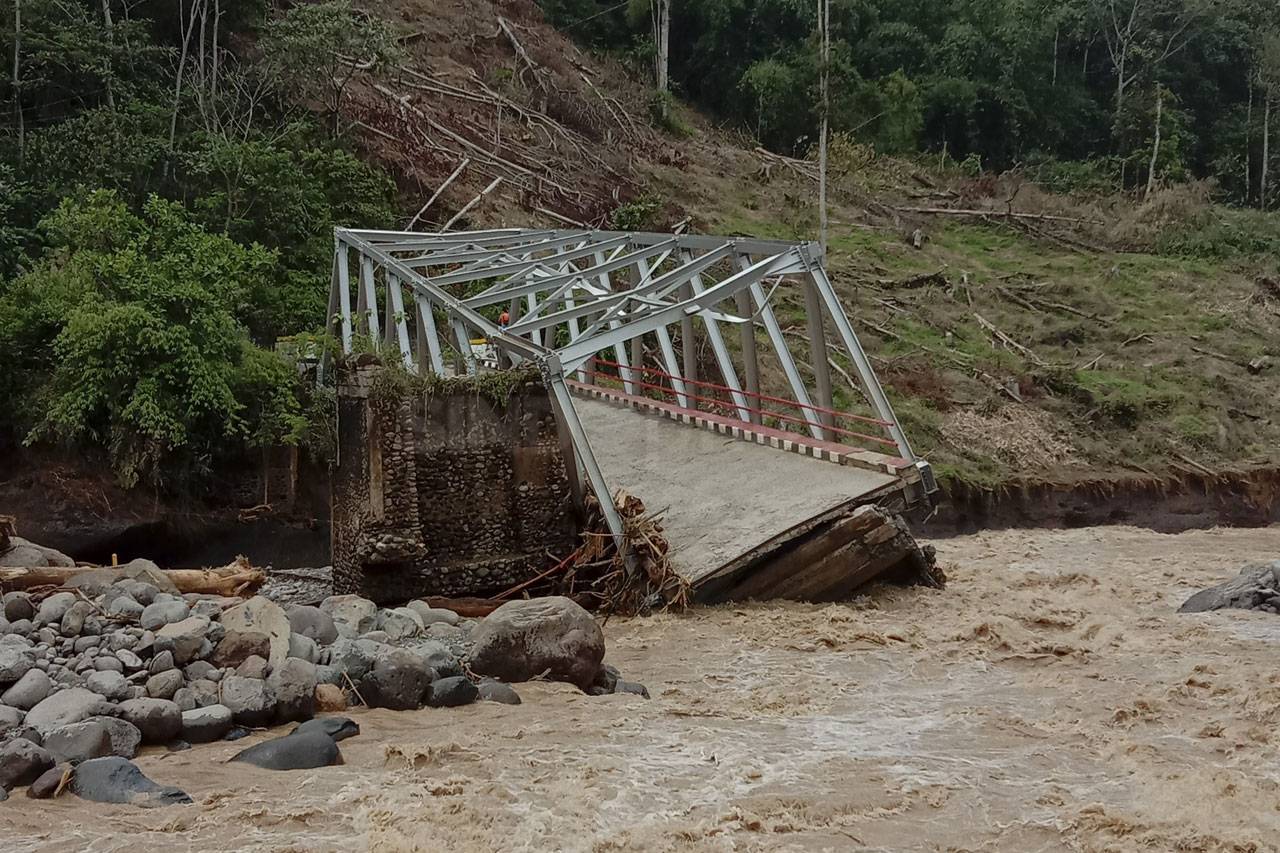 Jembatan di Kabupaten...